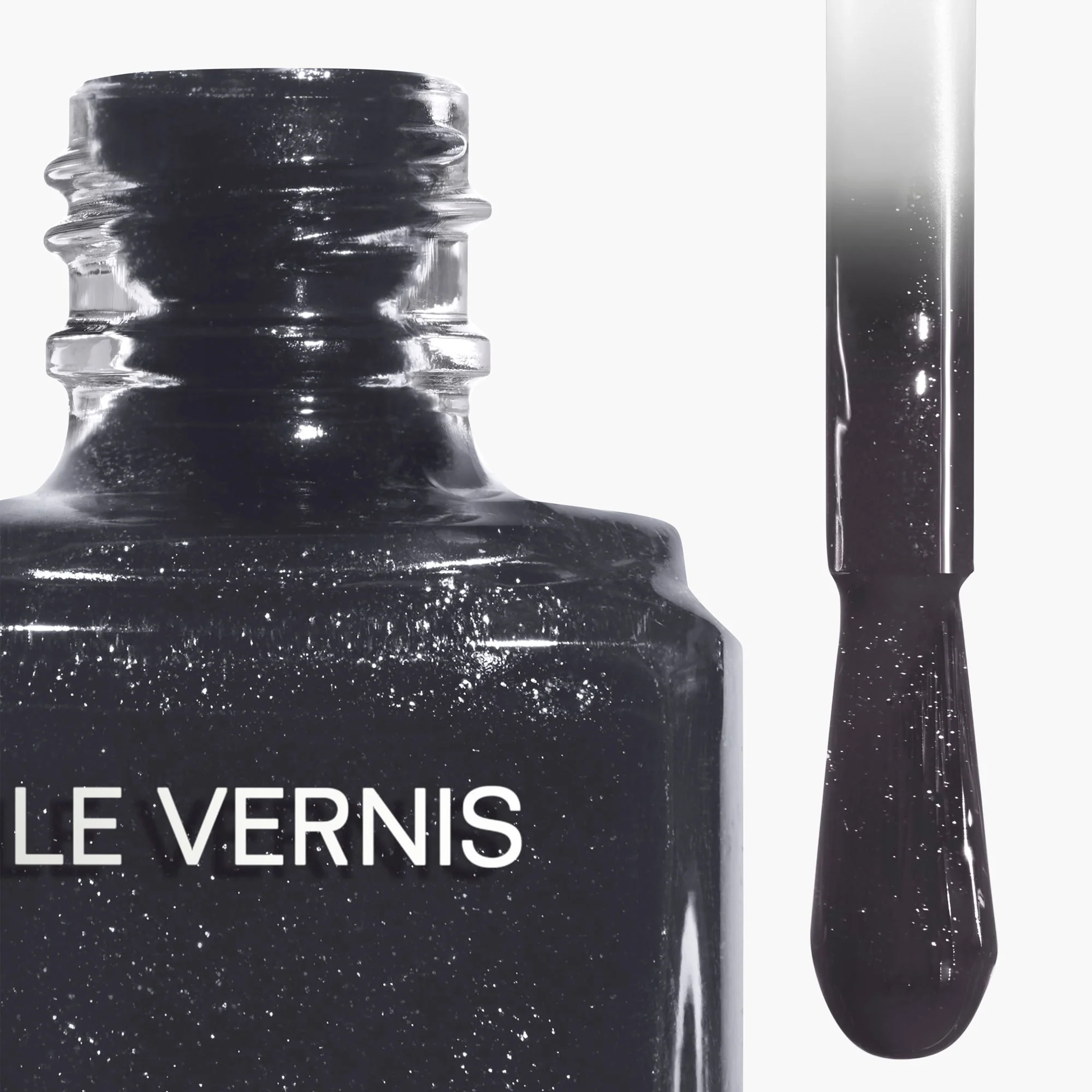 LE VERNIS – LANGANHALTENDE FARBE UND BRILLANZ