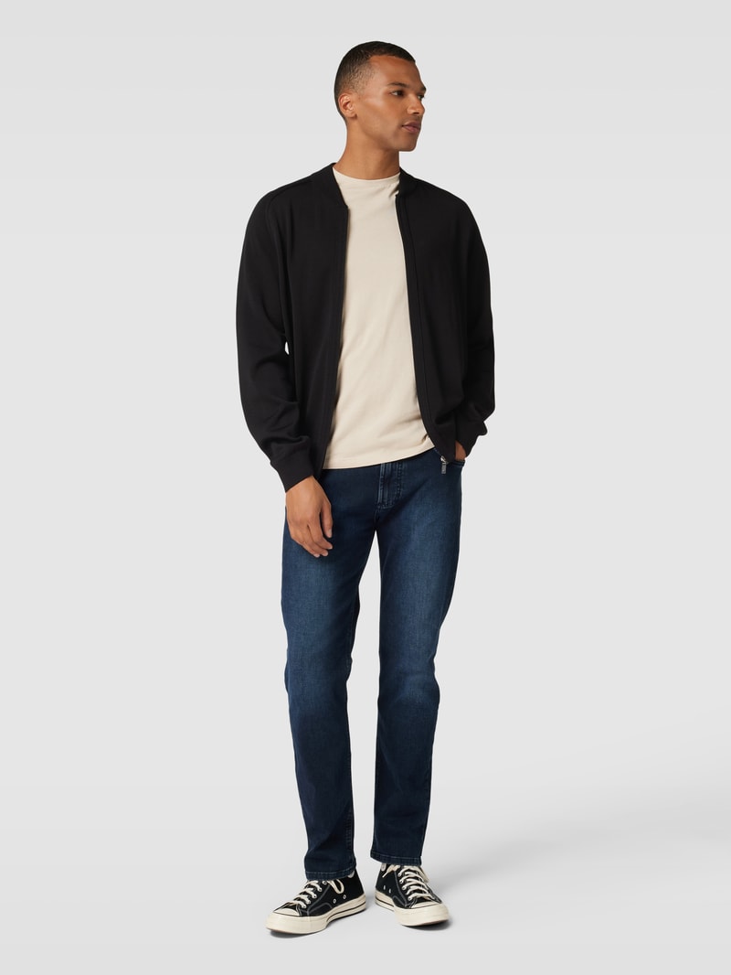 Strickjacke aus Schurwolle mit kleinem Stehkragen in schwarz