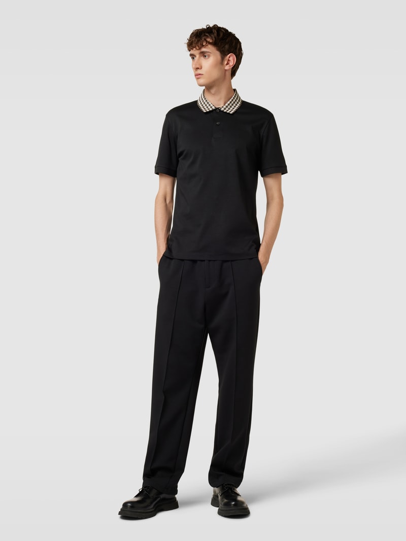 Poloshirt mit Label-Details Modell 'Parlay' in schwarz