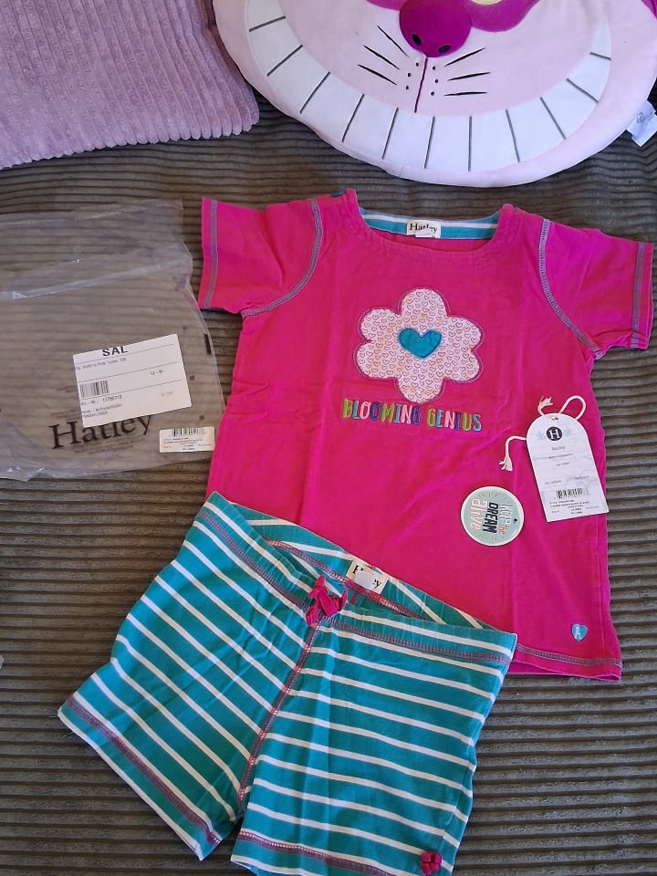 Hatley Set Outfit 🌸 Pyjama ⭐ Pink Türkis 🏵️ ....wurde gerne getragen... normale Waschspuren vorhanden....das Gummi von der Hose ist ein wenig ausgedehnt... sonst noch gut für eine weitere Runde günstig kaufen 128