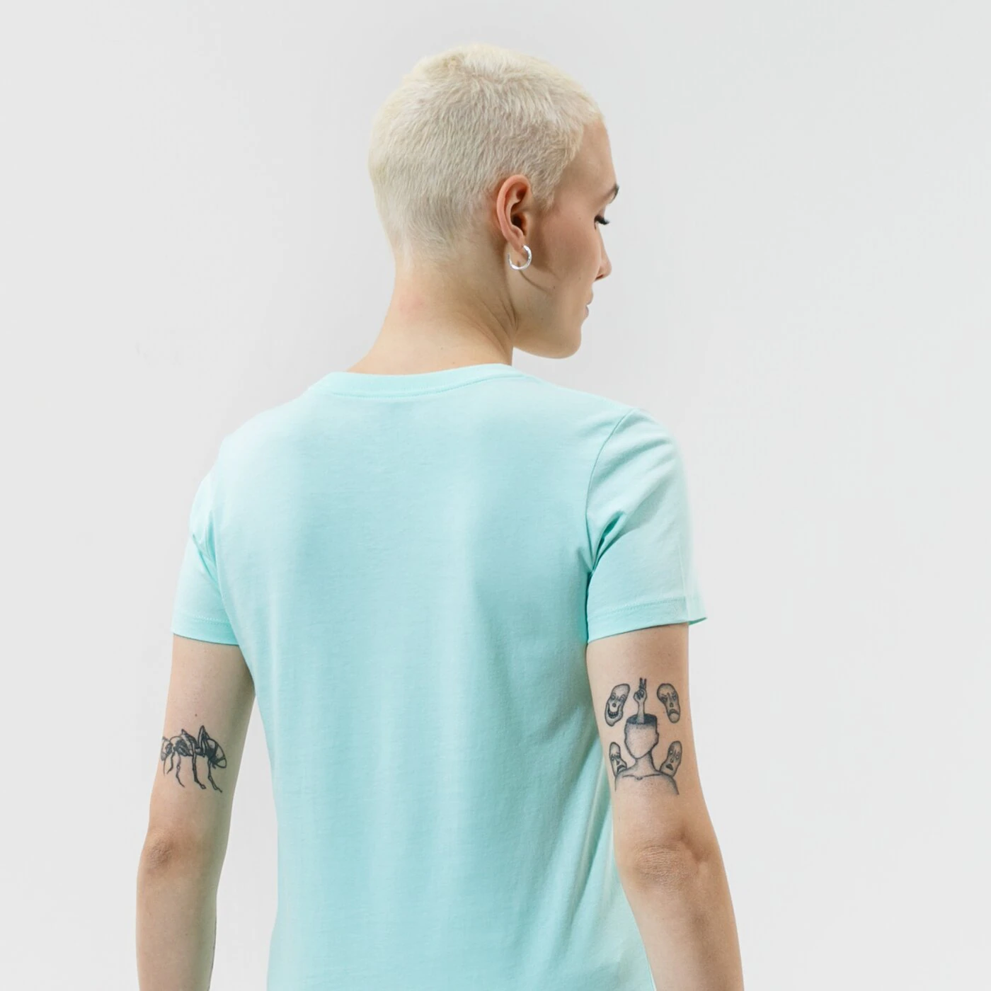 CONVERSE T-SHIRT WMN NOVA CENTER FRONT LOGO TEE Miętowy