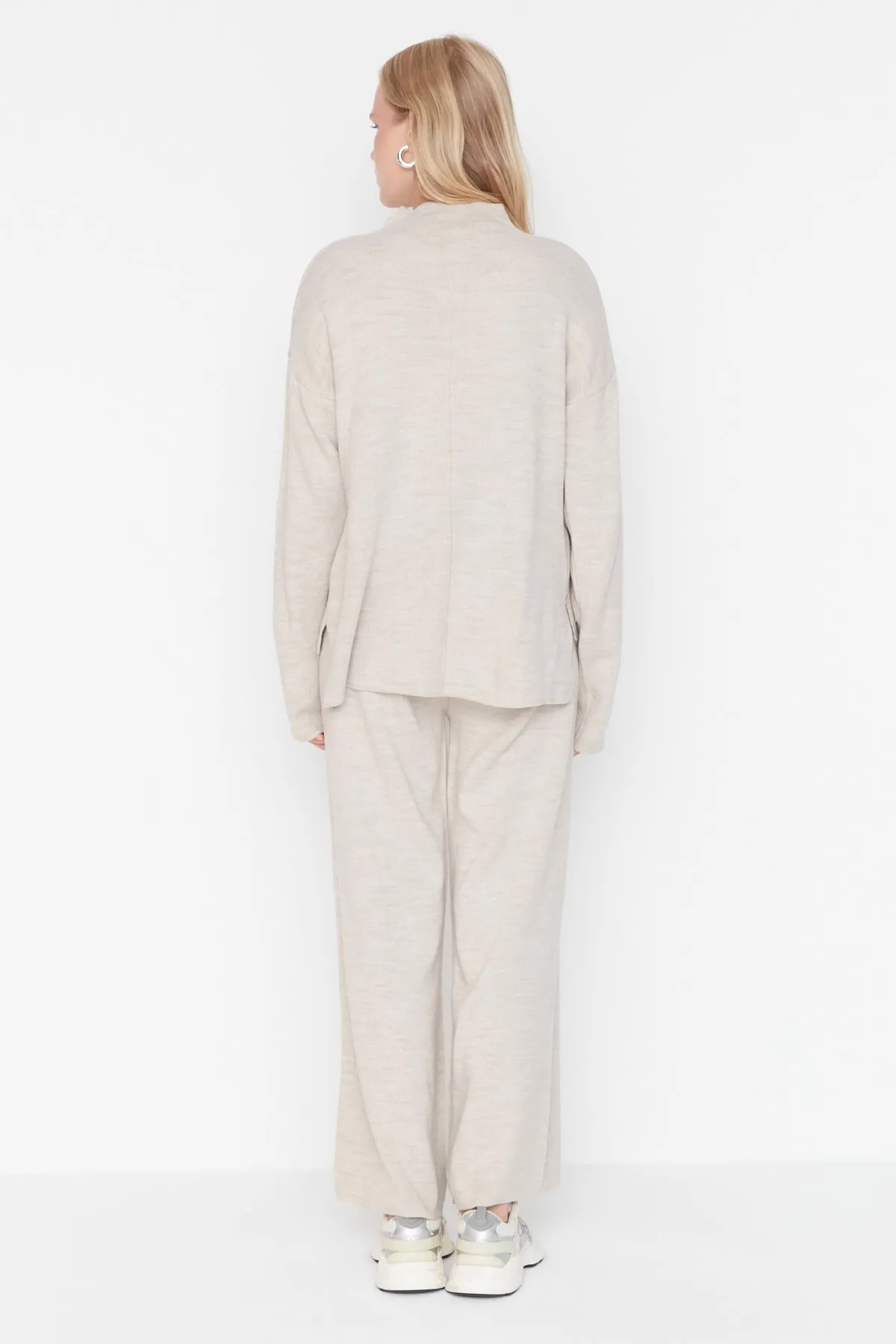 Trendyol Collection  Beiges Strickoberteil und -unterteil im Set mit normaler Hose TWOAW21AU0060