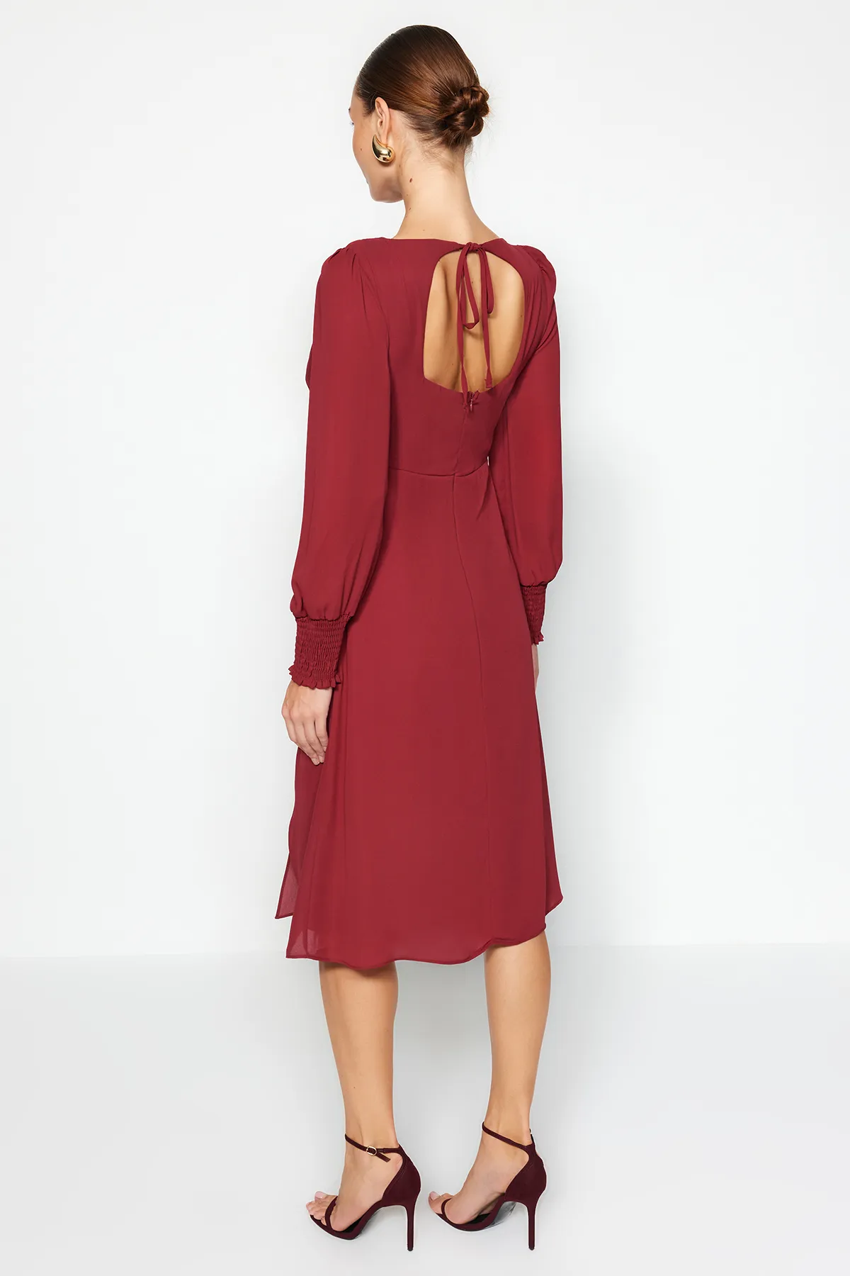 Trendyol Collection  Burgunderrotes Miederkleid mit detailliertem Schlitz und gewebtem Midikleid TWOAW23EL01050