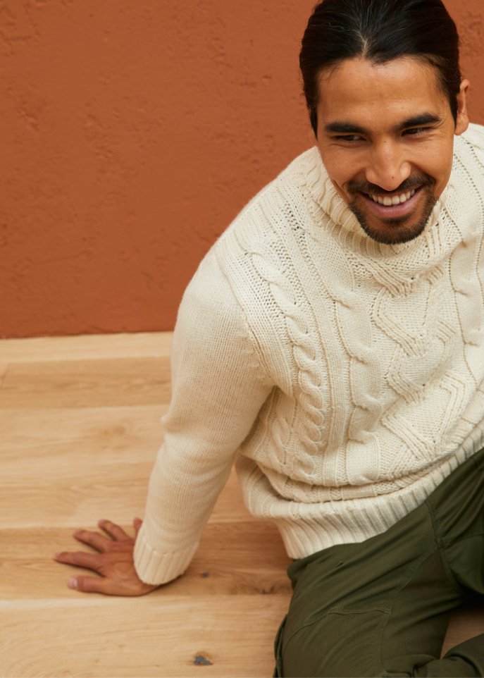 Rollkragenpullover mit Zopfmuster