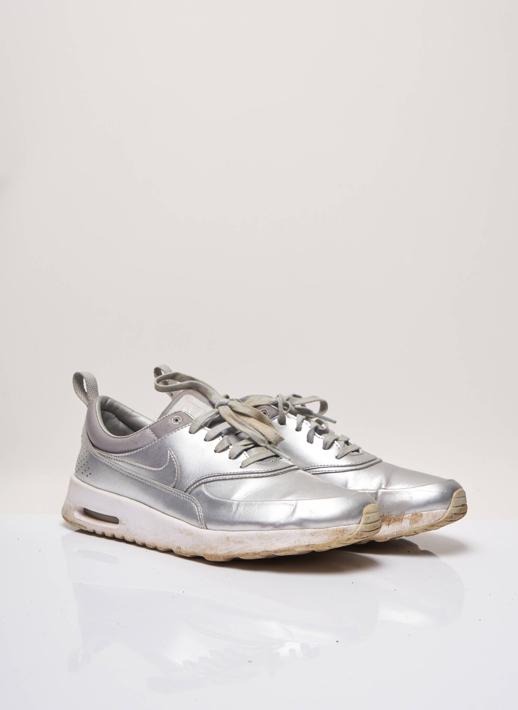 Nike Baskets Femme couleur gris