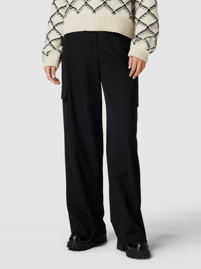 Cargohose mit Eingrifftaschen in schwarz
