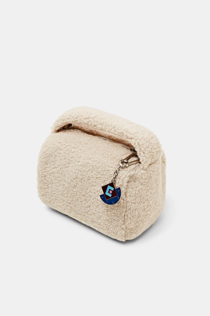 Kleine Tasche aus Plüsch