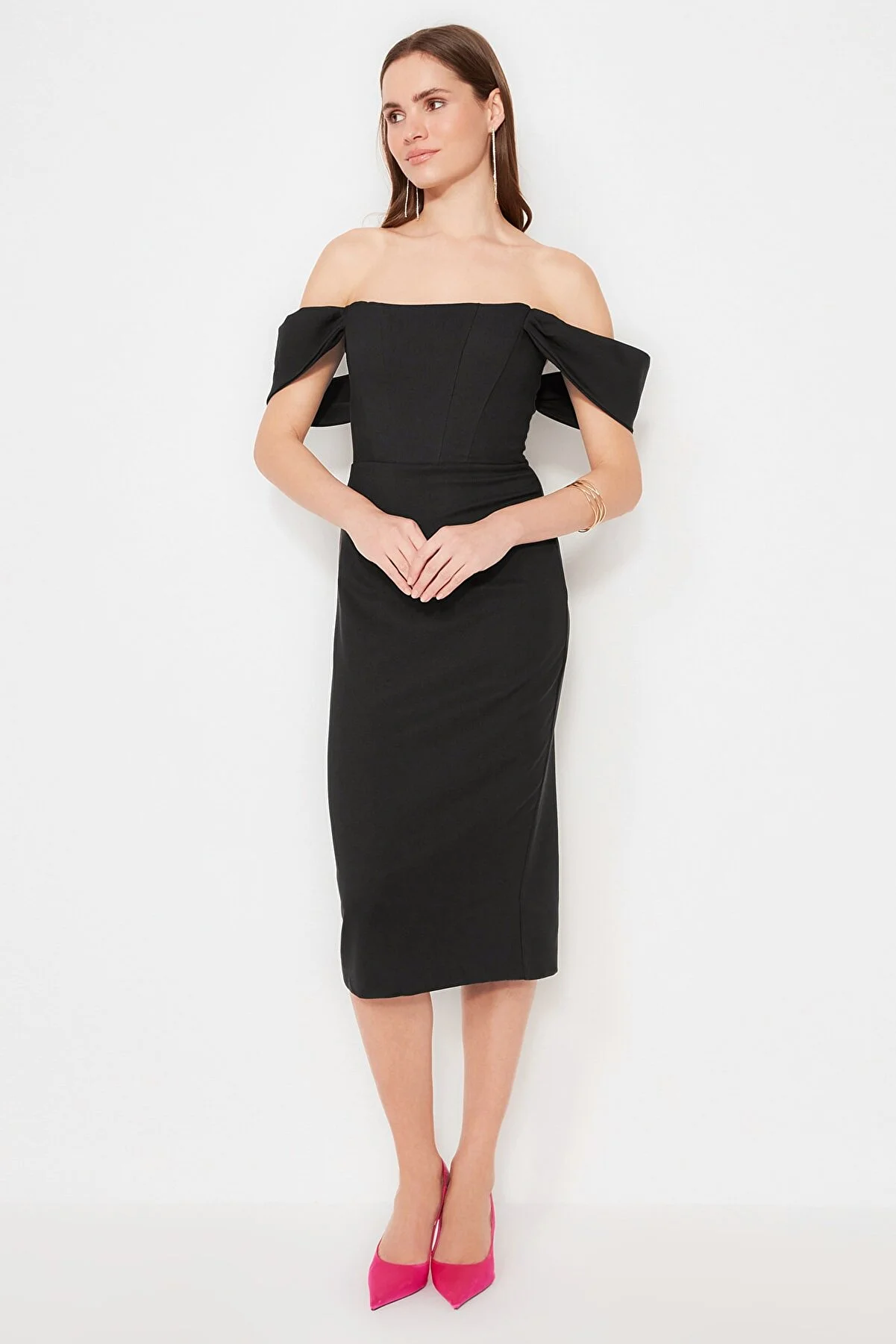 Trendyol Collection  Schwarzes, figurbetontes, gewebtes Korsett mit detailliertem, elegantem Abendkleid TPRSS22EL00097