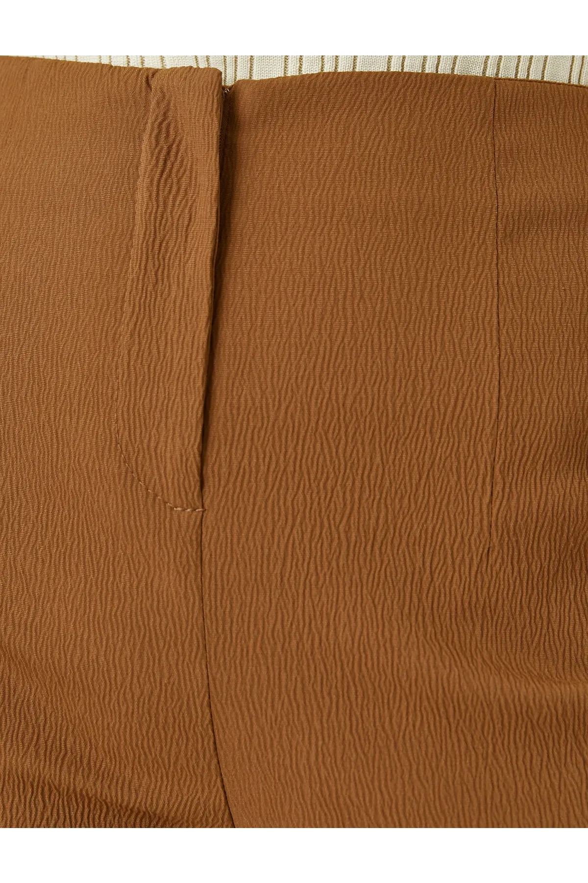Koton  Nahtdetaillierte Stoffhose mit schmalem Bein