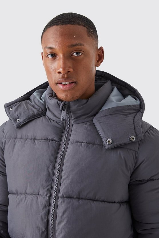 Mittellange Steppjacke mit Kontrast-Kapuze