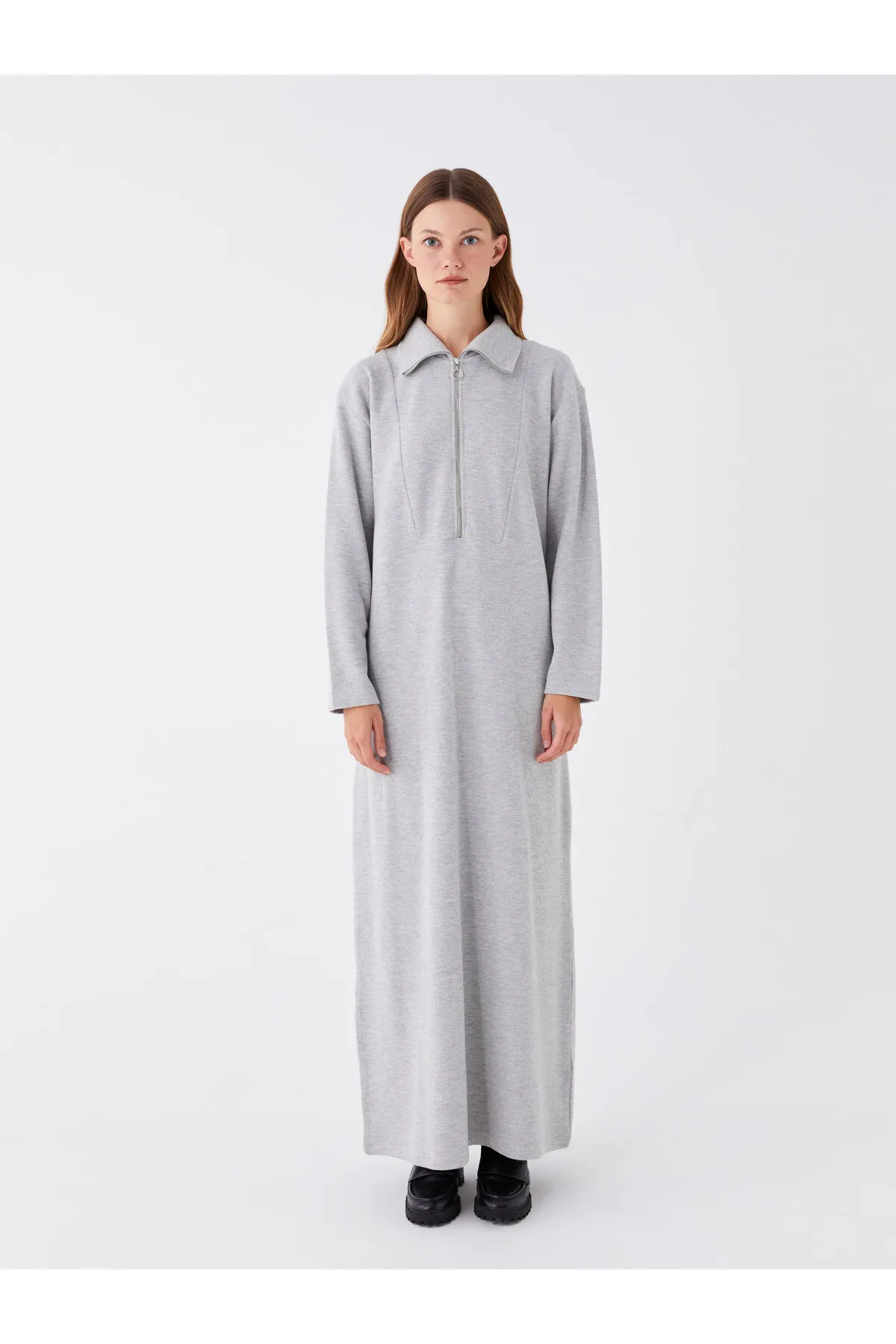 LC Waikiki  Gerades, langärmliges Damenkleid mit hohem Kragen
