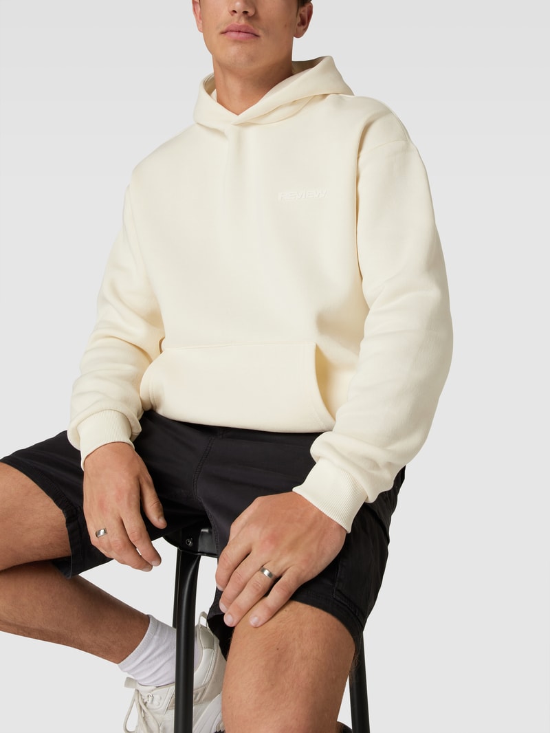 Hoodie mit Label-Print in ecru