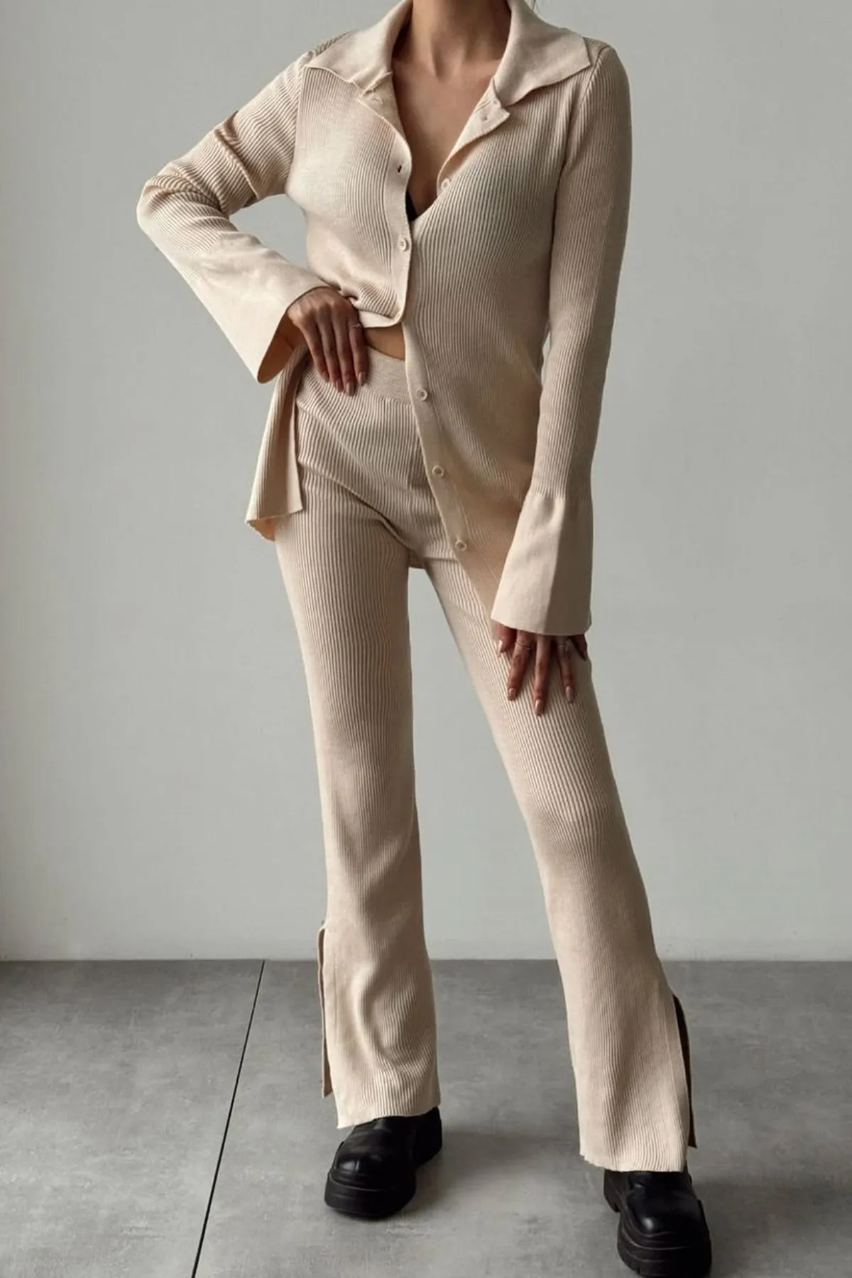 lovebox  Strickstoff, Pullover mit Polokragen und hoher Taille, beige, Unterteil und Oberteil, Set 079