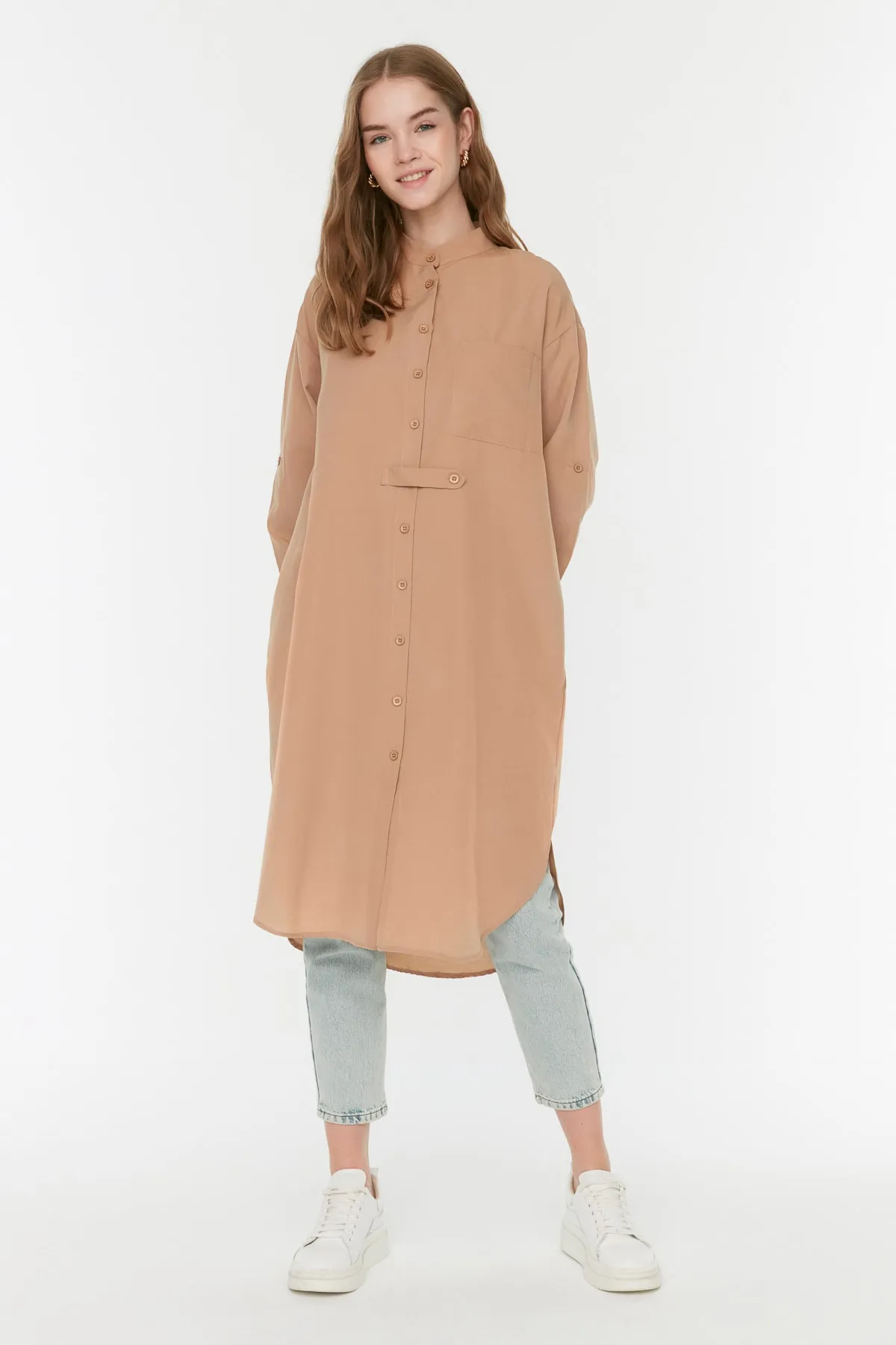 Trendyol Modest  Nerzfarbenes, hochwertiges, lang gewebtes Hemd mit Kragen und Tasche, TCTSS21TN0158