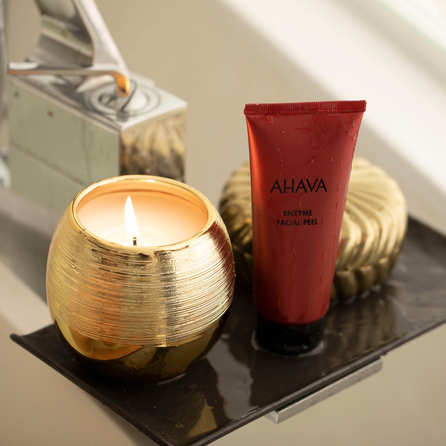 AHAVA enzimski piling