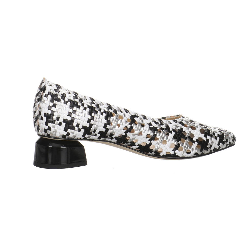 Brunate Pumps