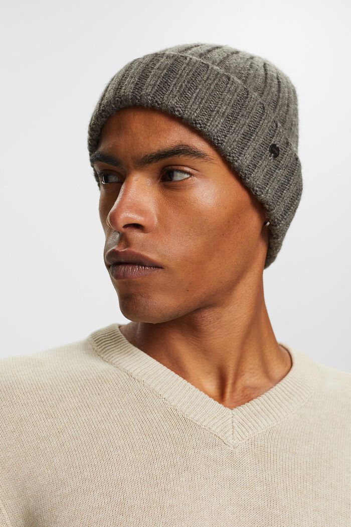 Beanie aus grobem Rippstrick