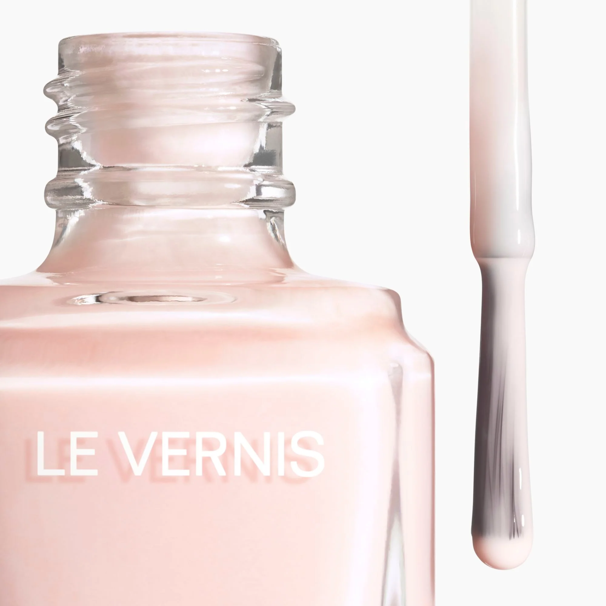 LE VERNIS - COLORE E BRILLANTEZZA LUNGA TENUTA