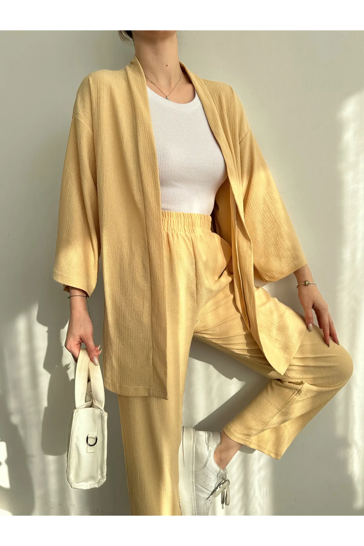 BEJNA  Beigefarbenes Kimono-Hosen-Strickset für Damen
