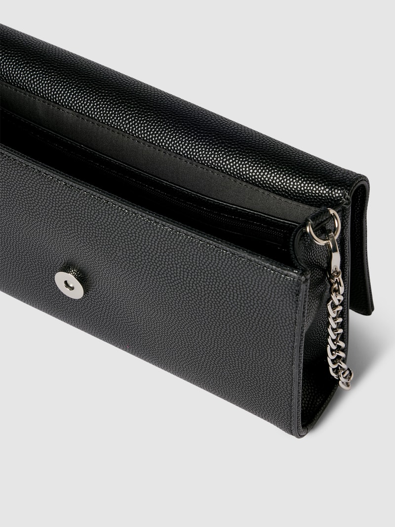 Clutch mit Label-Applikation Modell 'DIVINA' in schwarz