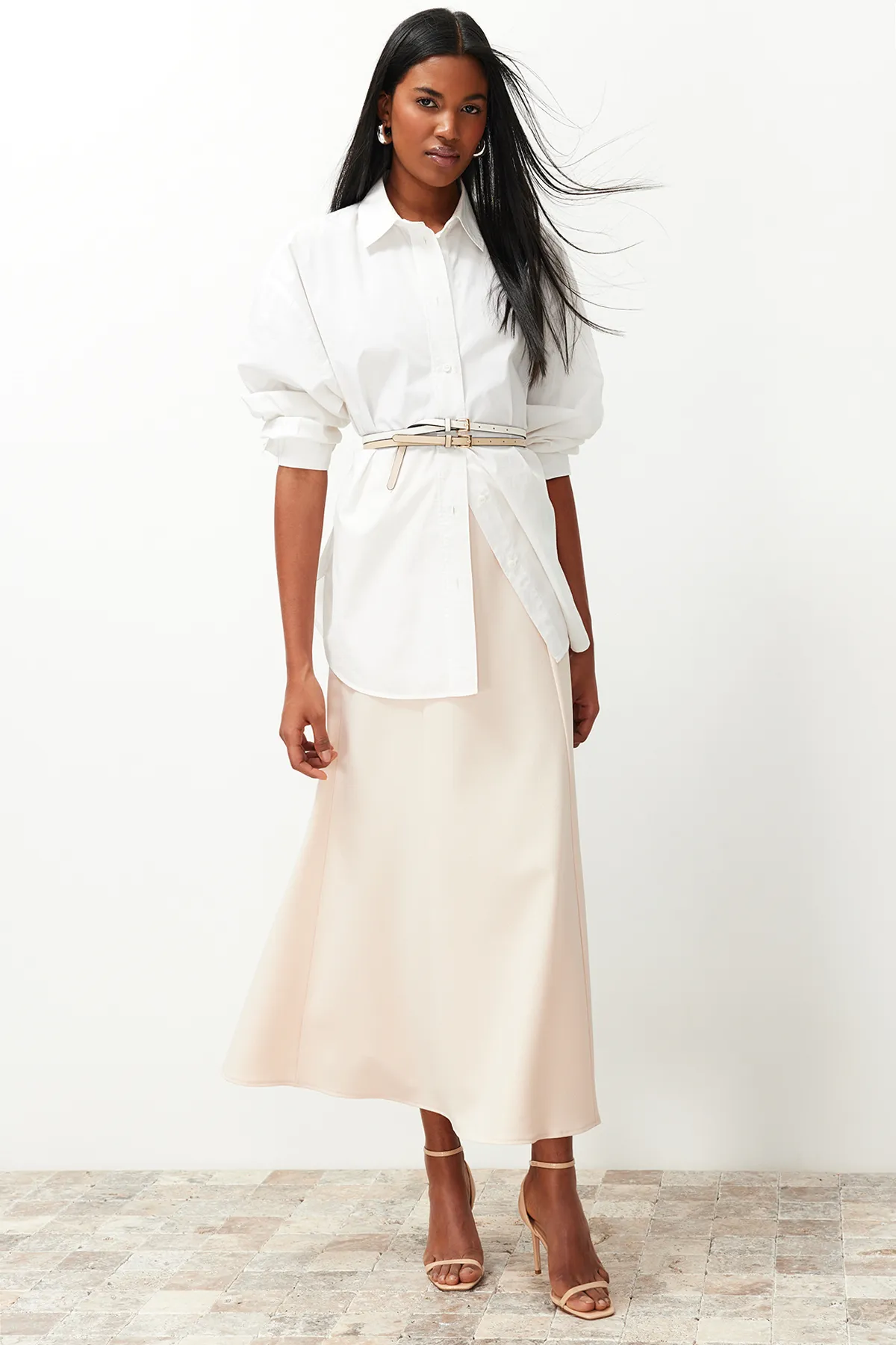 Trendyol Modest  Cremefarbener Fischrock aus gewebtem Krepp TCTSS24EB00193
