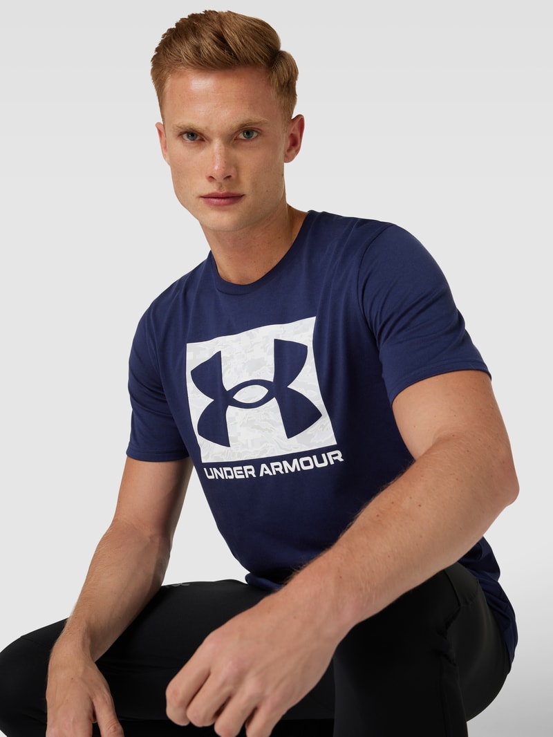 T-Shirt mit Label-Print Modell 'ABC CAMO BOXED LOGO' in marineblau