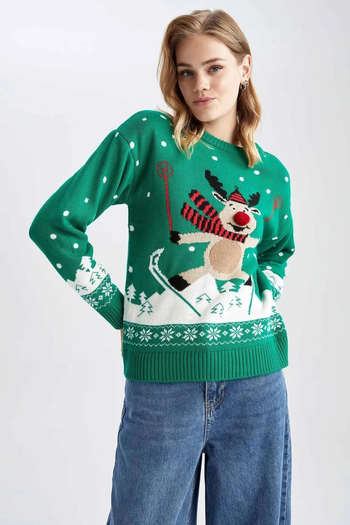 DeFacto  Pullover mit normaler Passform und Rundhalsausschnitt mit Pompom-Motiv zum Thema Neujahr