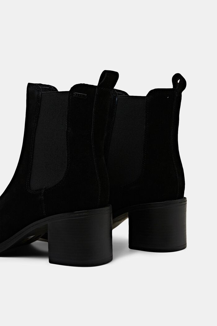 Rauleder-Boots mit Blockabsatz
