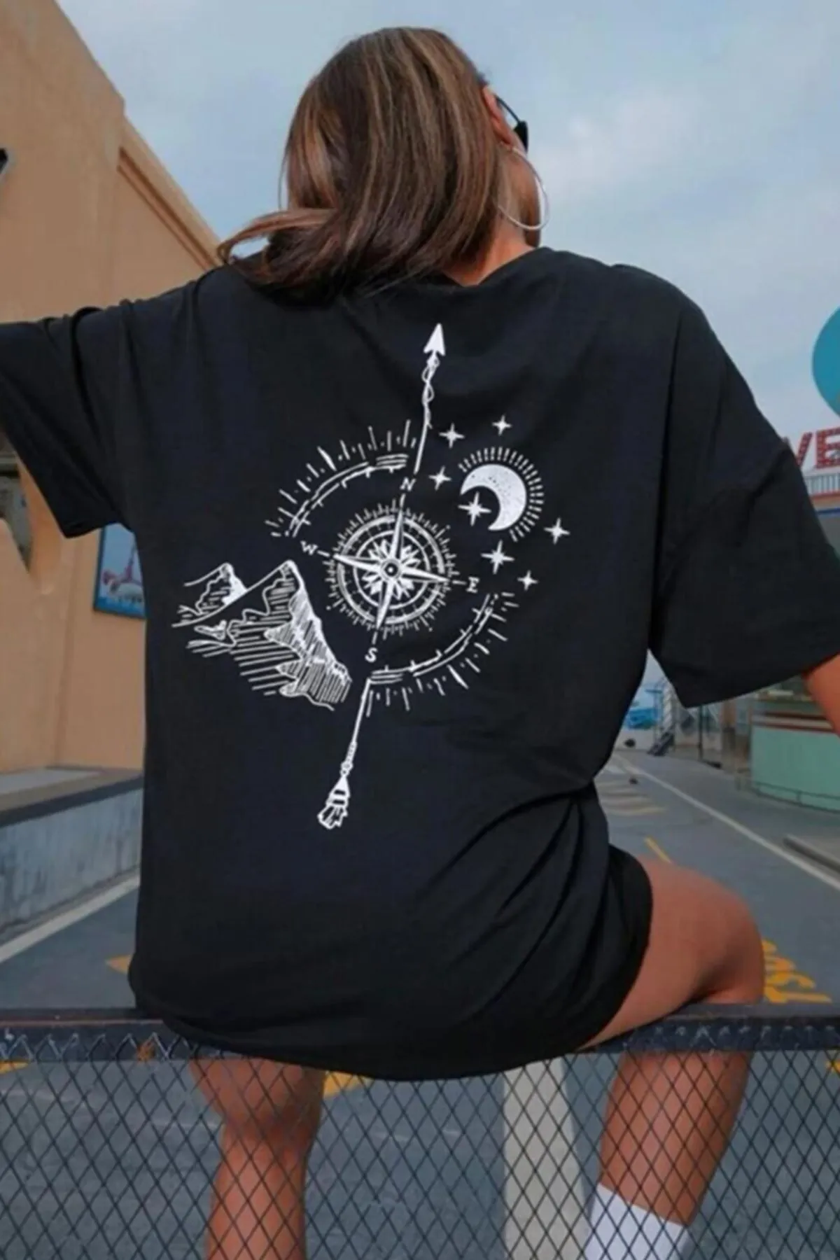 trendypassion  T-Shirt mit Kompass-Aufdruck auf der Rückseite