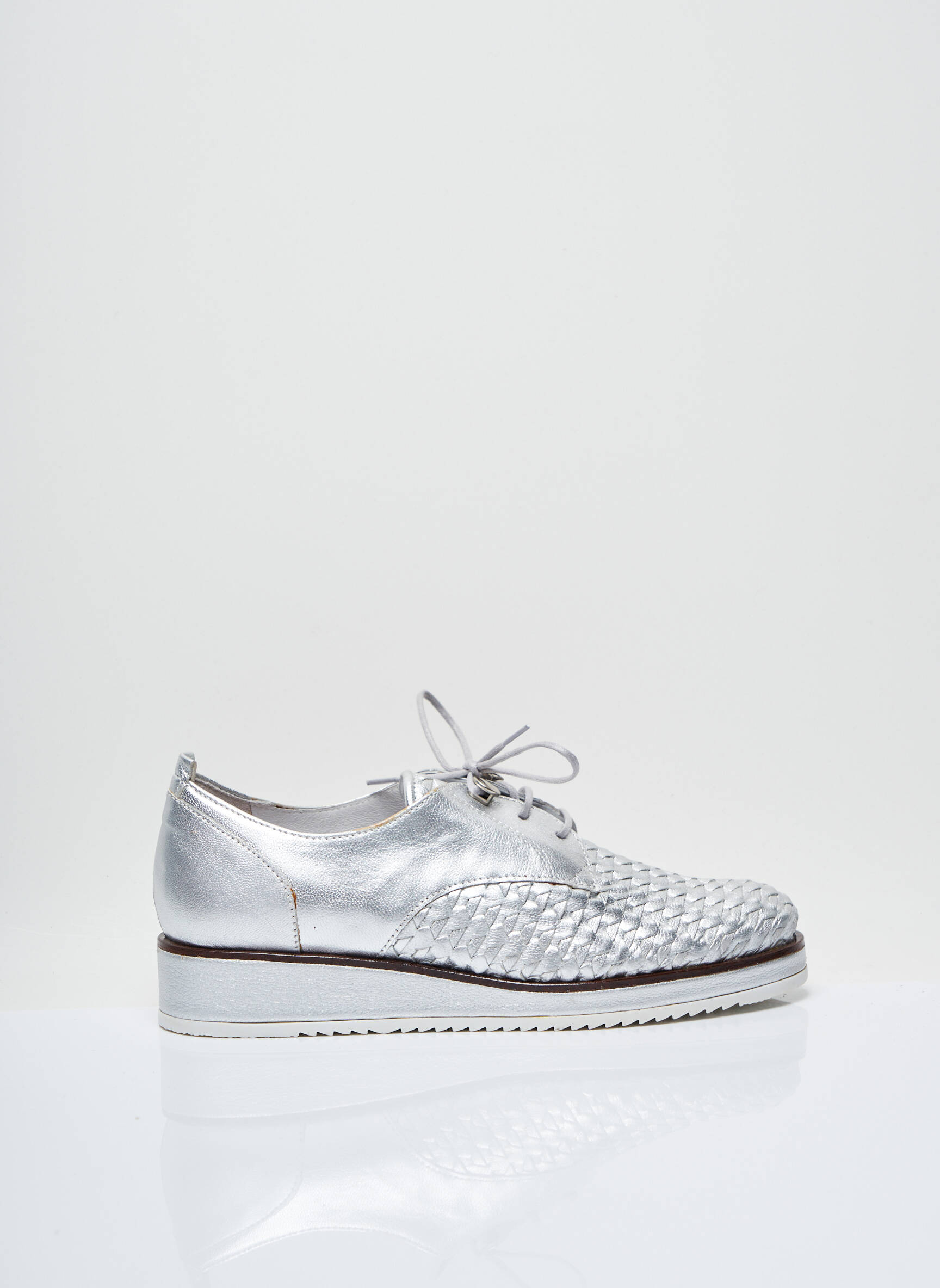 Regard Derby Femme couleur gris
