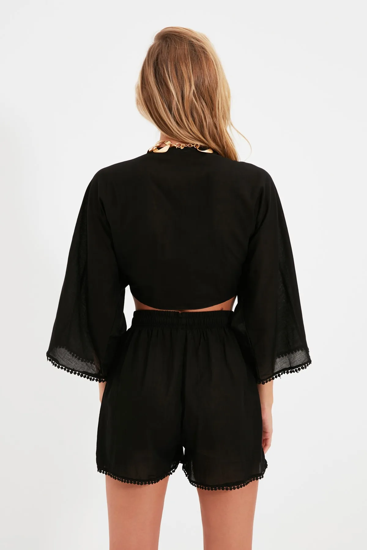 Trendyol Collection  Set aus Strandoberteil und -unterteil aus Voile mit „Black Tie“-Details TBESS21AU0481