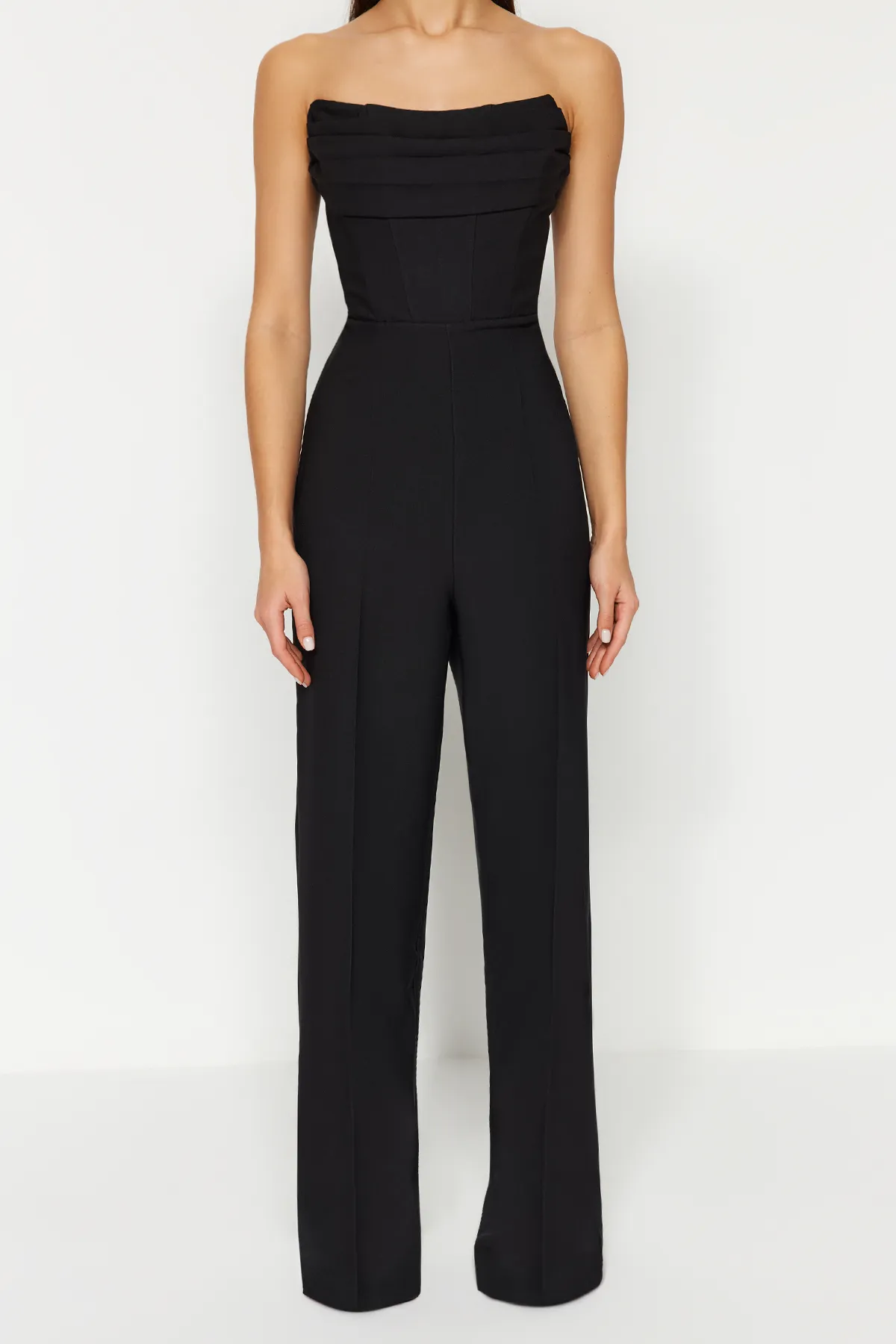 Trendyol Collection  Schwarzer Jumpsuit mit gewebtem Korsettdetail