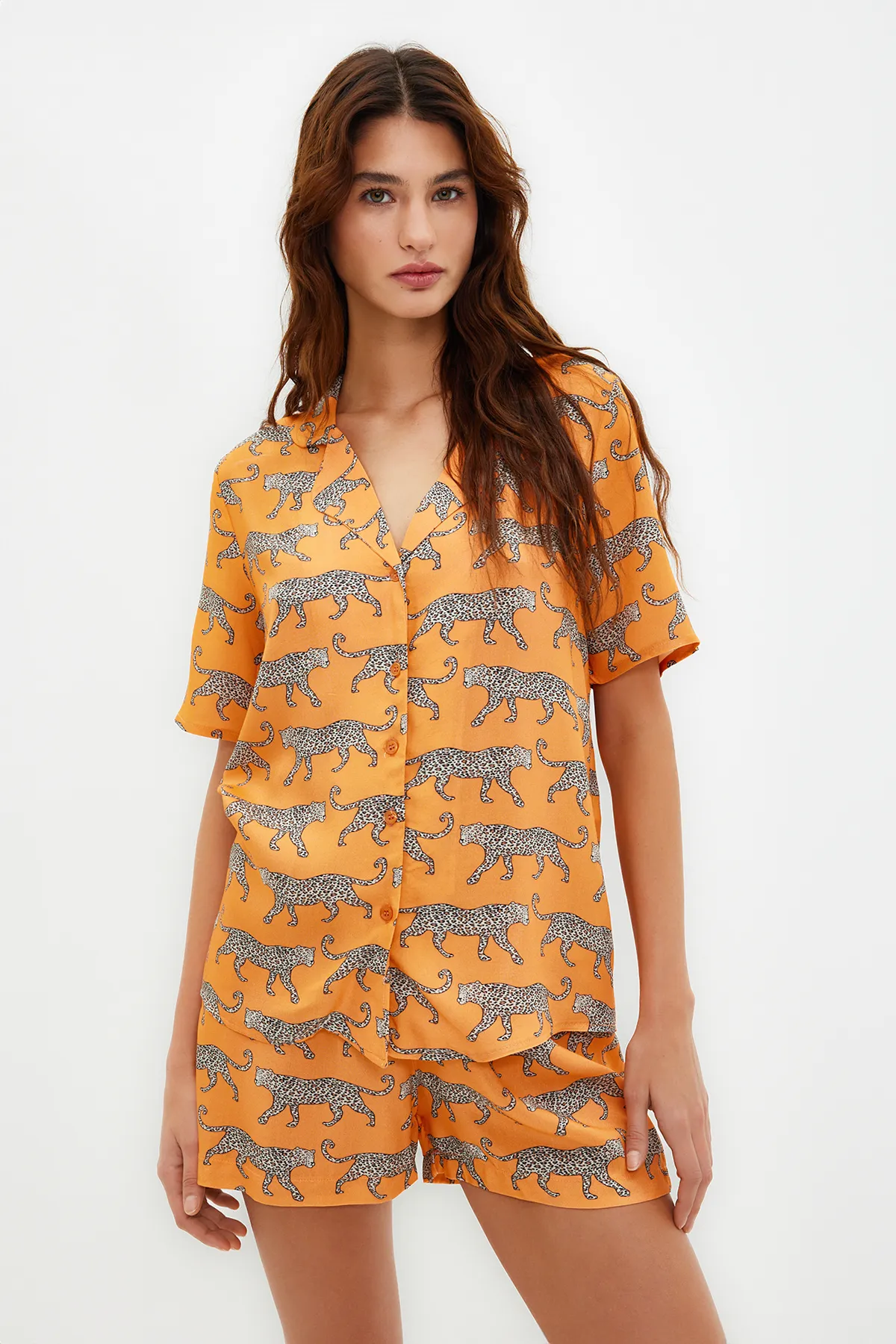 Trendyol Collection  Orange gemustertes Viskose-Hemd-Shorts-Webpyjama-Set THMSS21PT0473