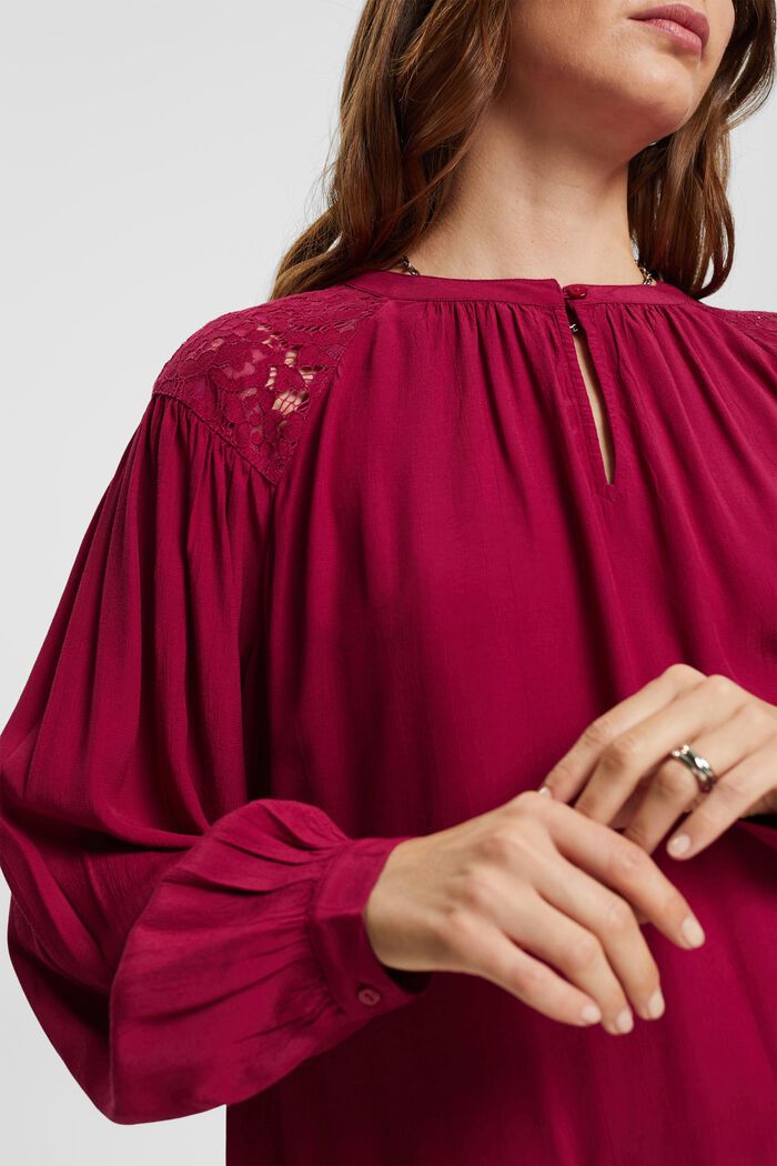 Bluse mit Spitzendetail