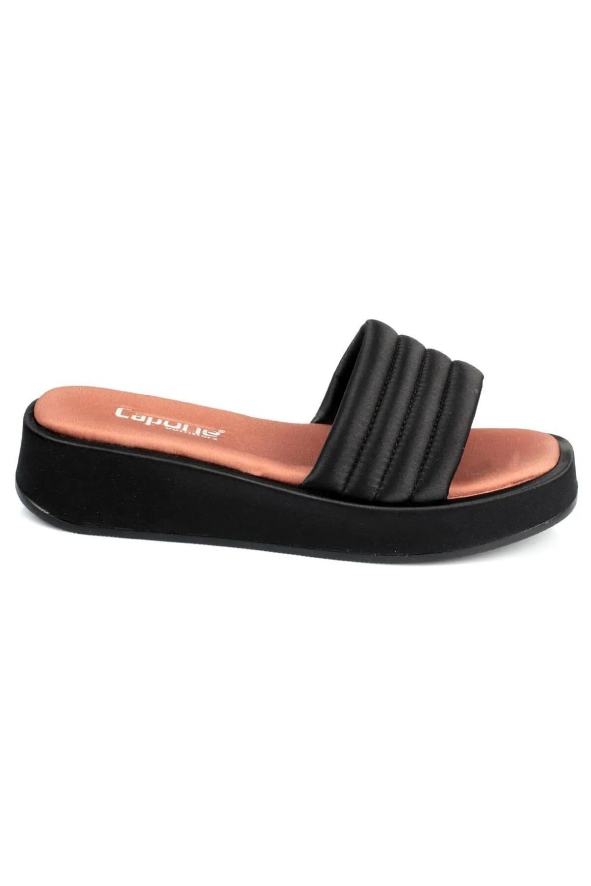 Capone Outfitters  Capone Damen-Hausschuhe aus bequemem Satin mit flachem Absatz und einem Riemen