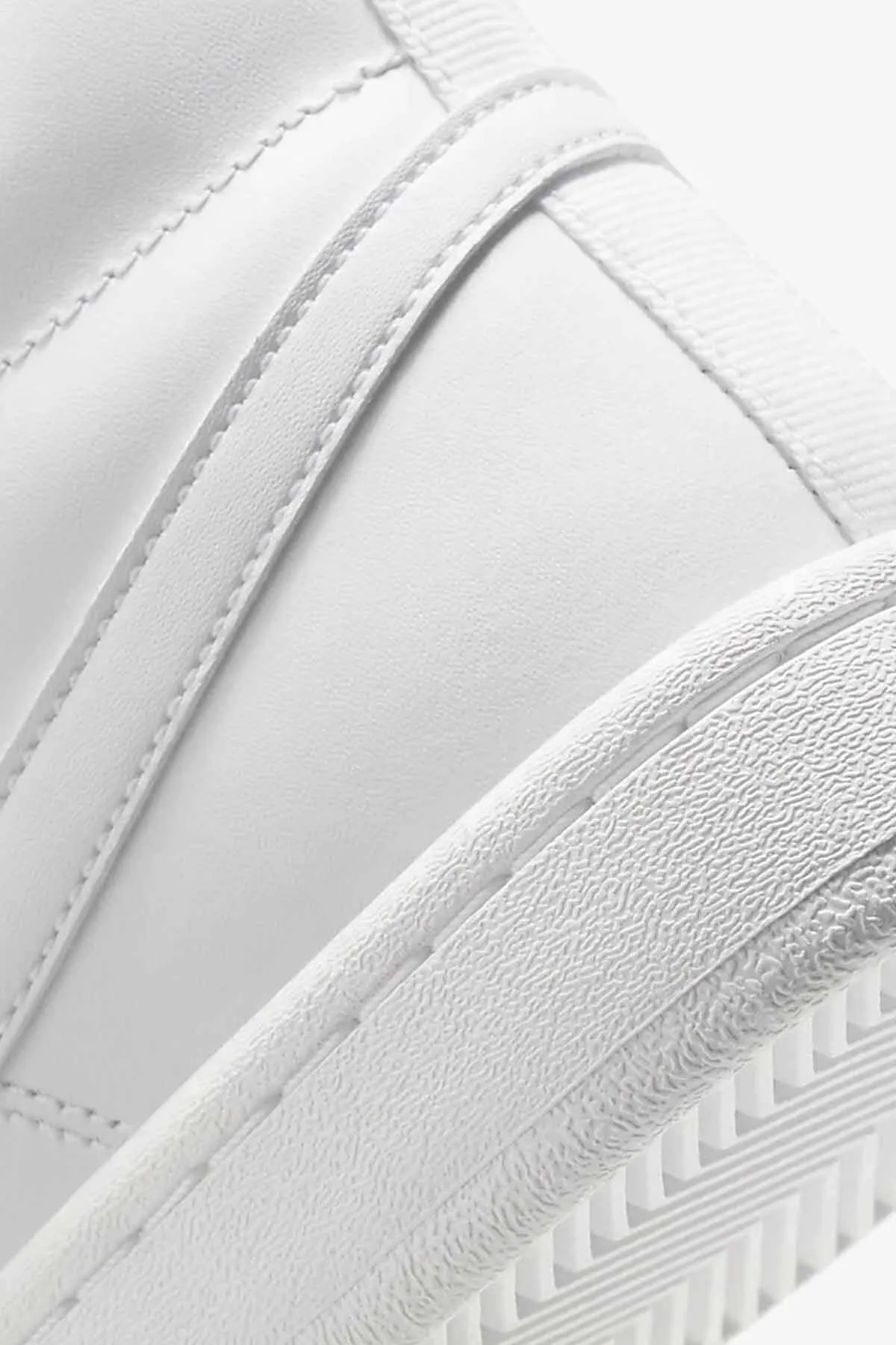 Nike  Court Royale 2 Mid Freizeit-Sneaker für Damen CT1725-100-weiß