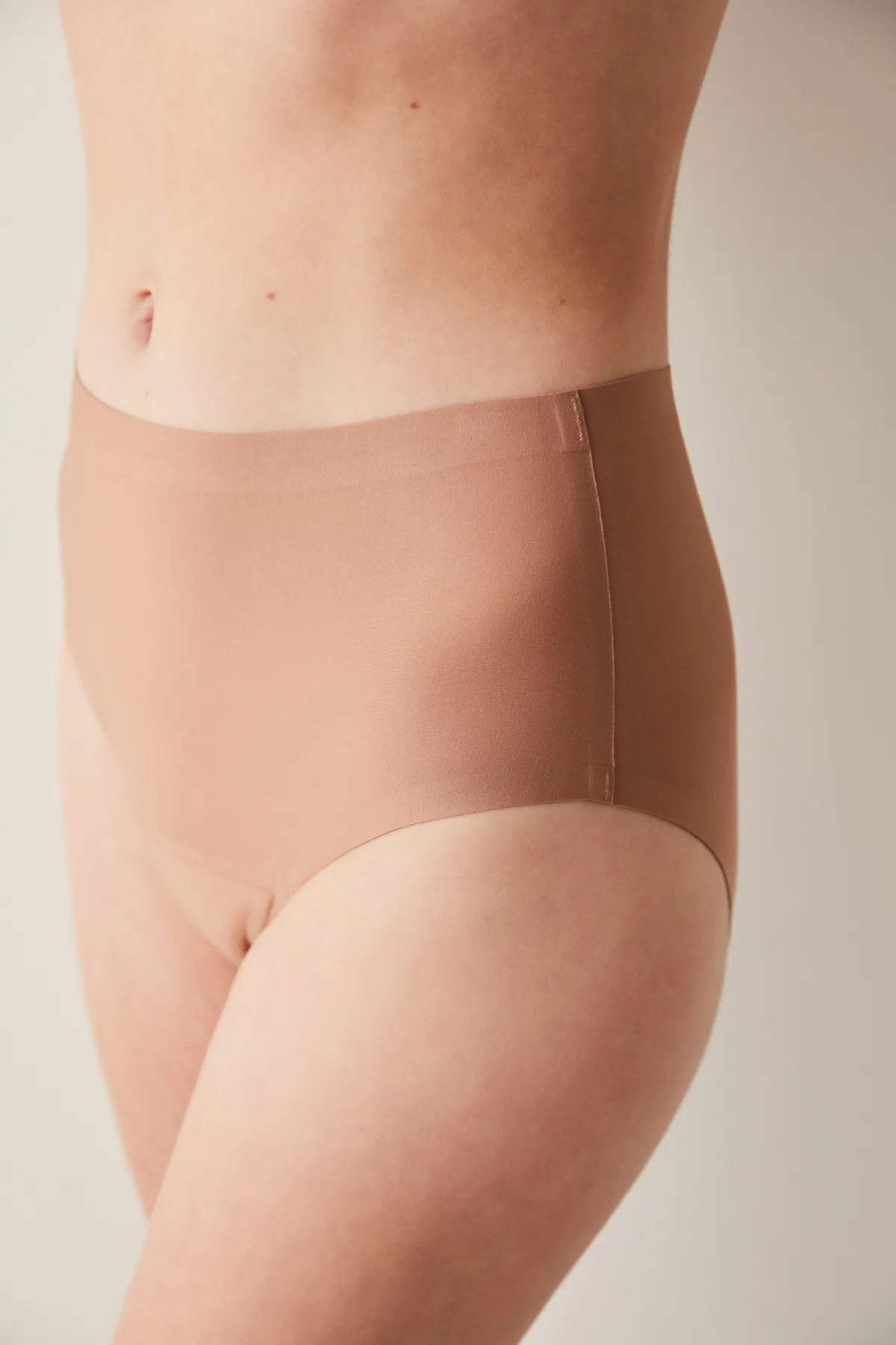 Penti  #Bebırakmaz Bronzene Höschen zur Menstruationsunterstützung