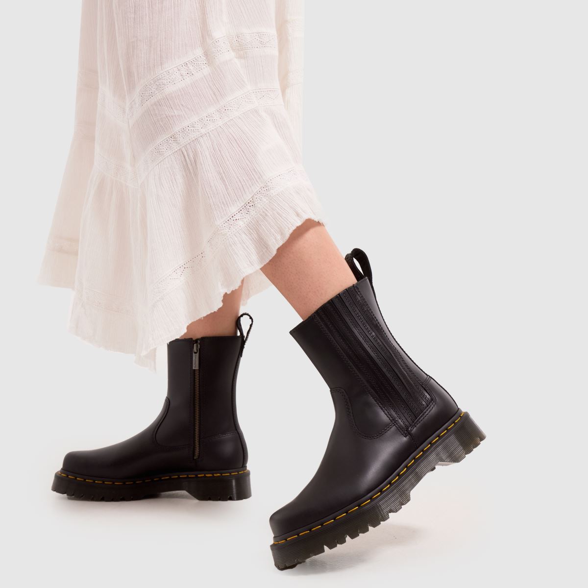 Dr Martens – Amaayah Lo – Svarta stövlar