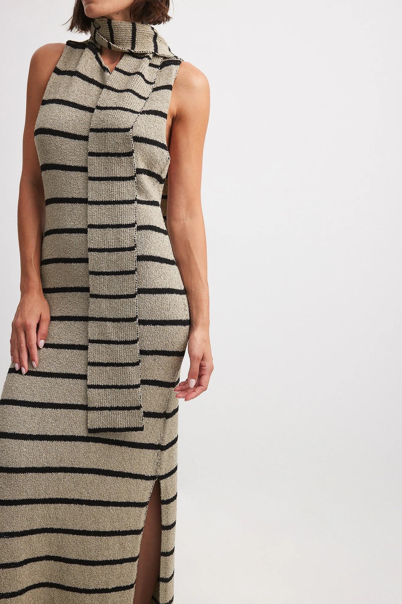 Gestricktes Maxi-Schal-Kleid