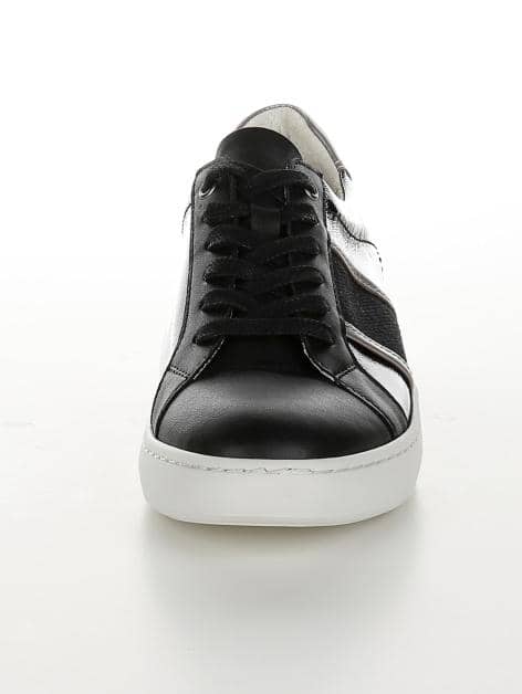 Schnürschuh mit Schaftrandpolsterung