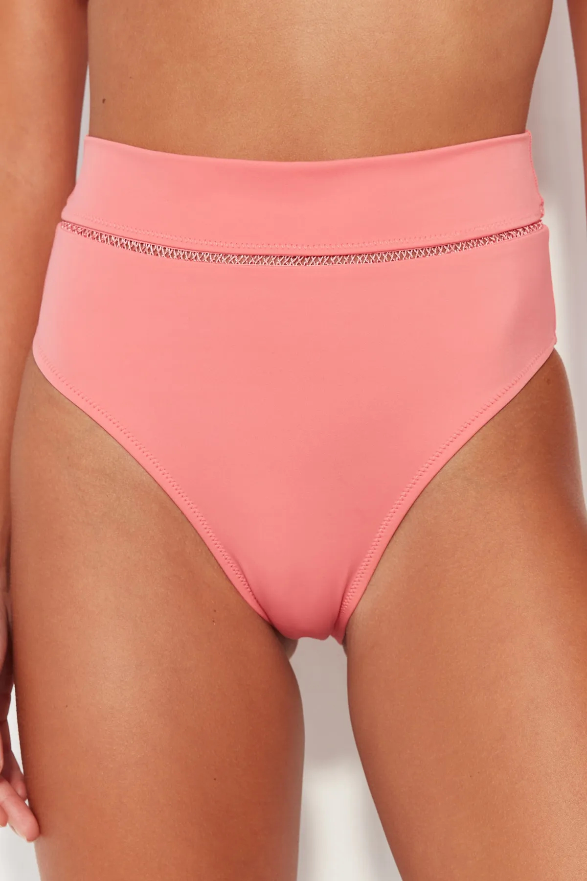 Trendyol Collection  Bikinihose mit hoher Taille und normalem Beinausschnitt und rosa Streifen-Accessoires TBESS22BA0027