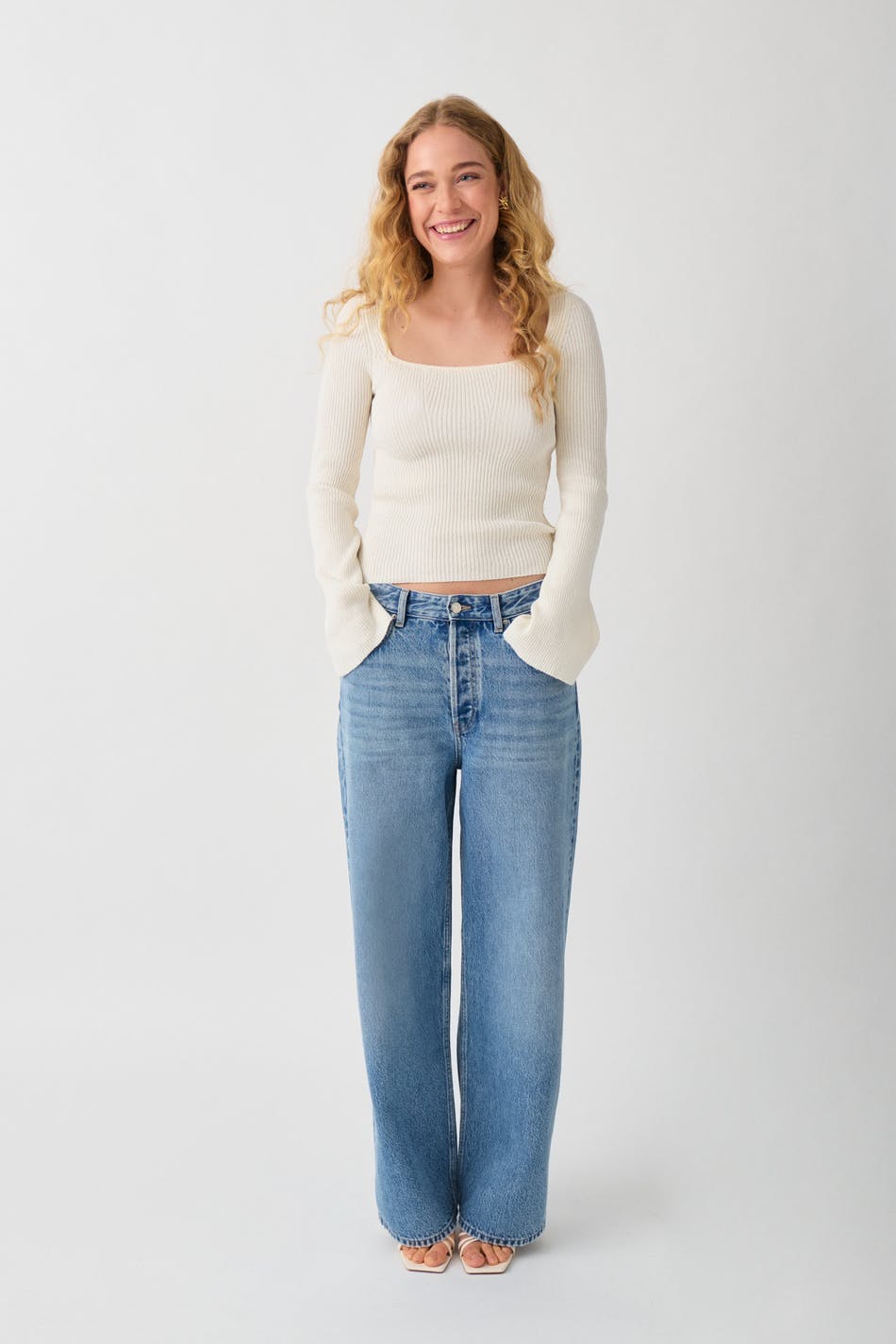 Wide sleeve knit top