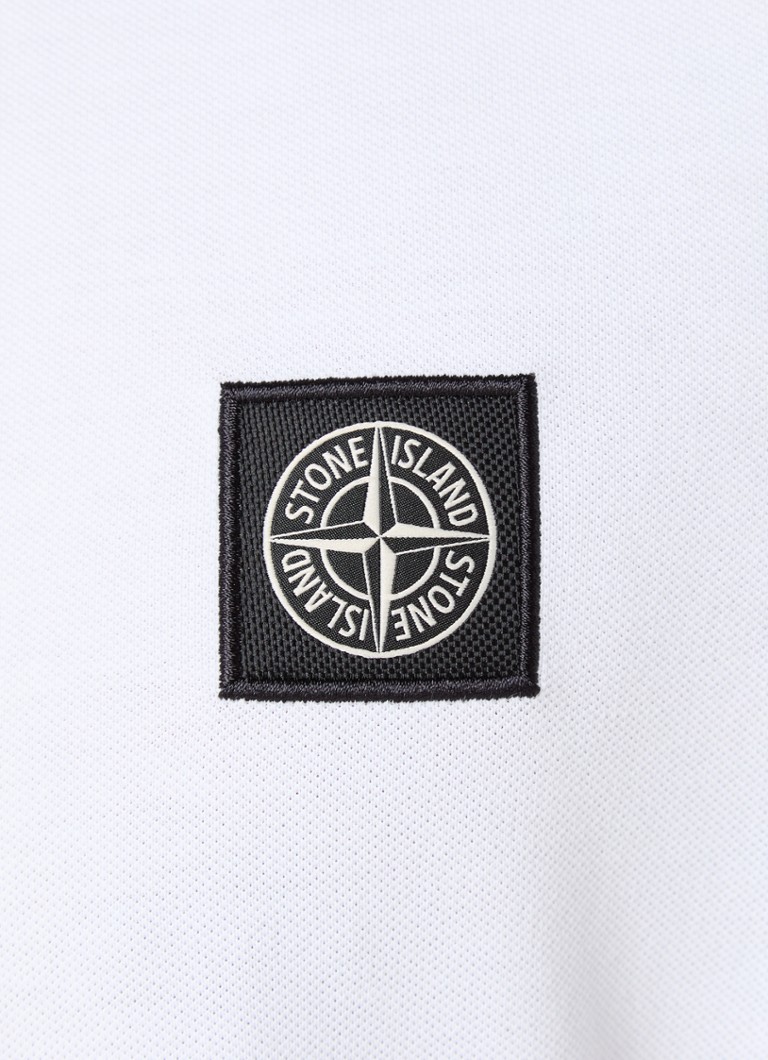 Tricou polo Stone Island 2SC17 cu croială clasică, confecționat din bumbac matlasat și logo.