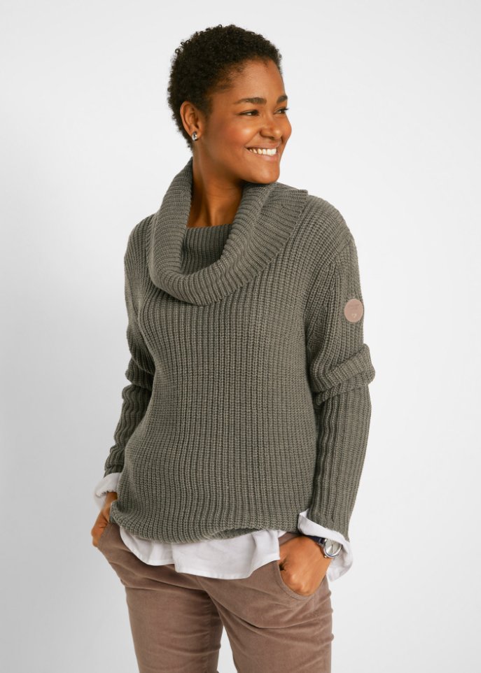Grober Strickpullover mit weitem Kragen