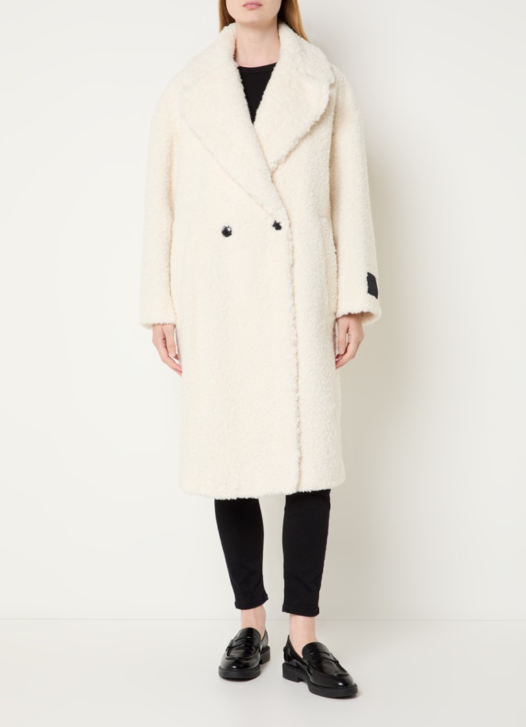 Palton HUGO BOSS din material teddy, vișiniu, cu buzunare cusute.