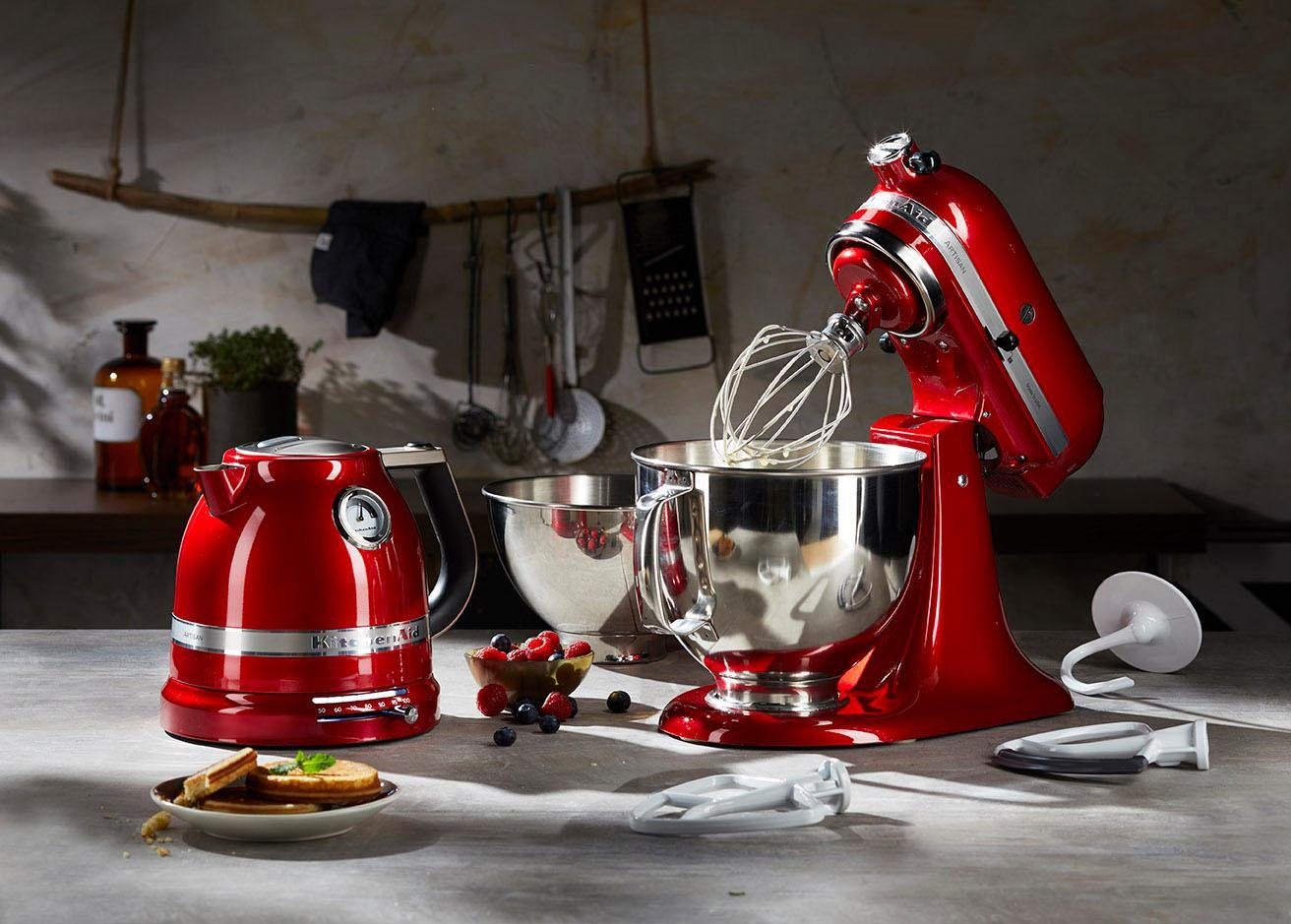 KitchenAid Küchenmaschine 5KSM175PSECA LIEBESAPFEL-ROT, 300 W, 4,8 l Schüssel, Gratis Wasserkocher, 2. Schüssel, Flexirührer (Wert ca. 347,-UVP)