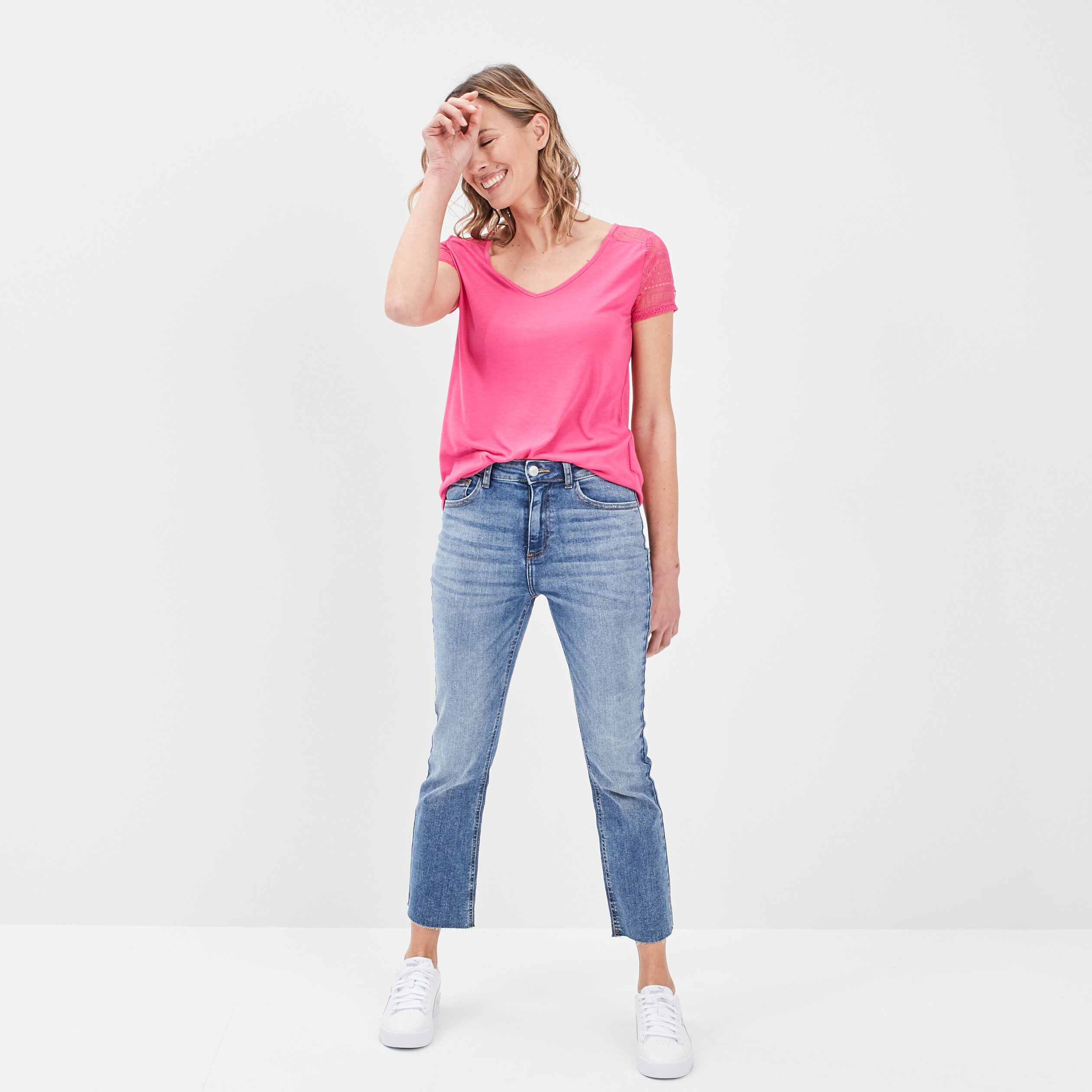 T-shirt manches courtes détail dentelle rose fushia femme | La Halle