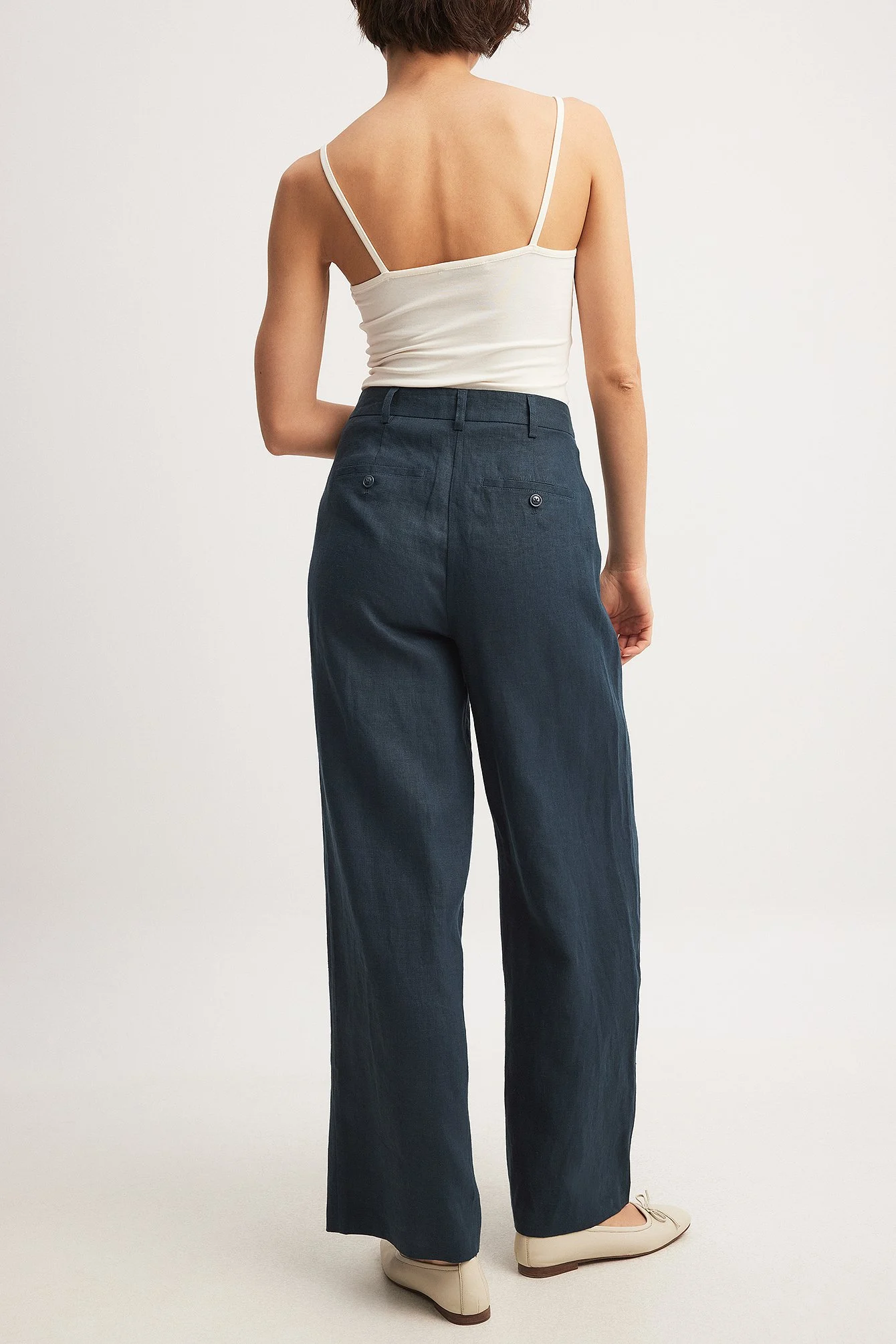 Leinenhose mit weiten Beinen