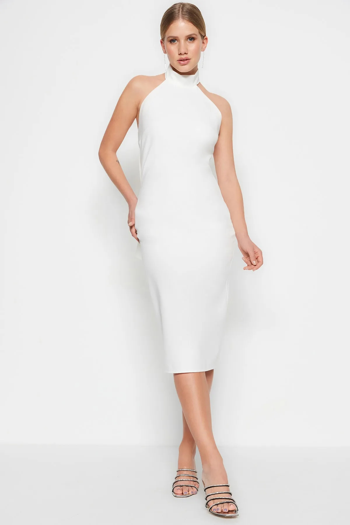 Trendyol Collection  Ecru Tailliertes, gefüttertes, gewebtes Hochzeits-/Hochzeits-Elegantes Abendkleid TPRSS23EL00457