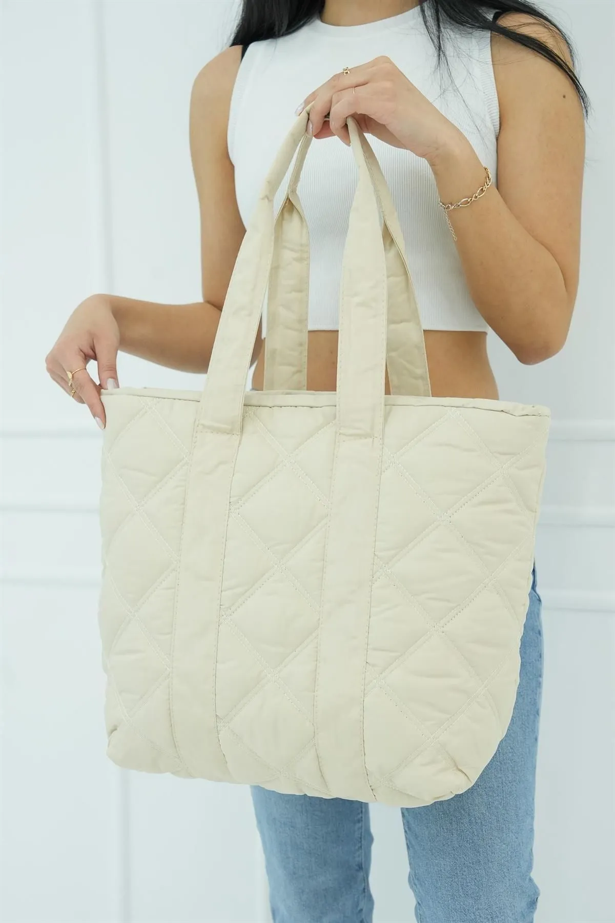 Madamra  Cremefarbene Damen-Pufftasche mit Steppmuster